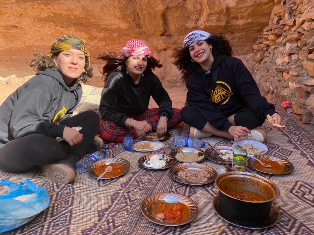 Wadi Rum Cave Camp &Jeep Tour Exterior photo