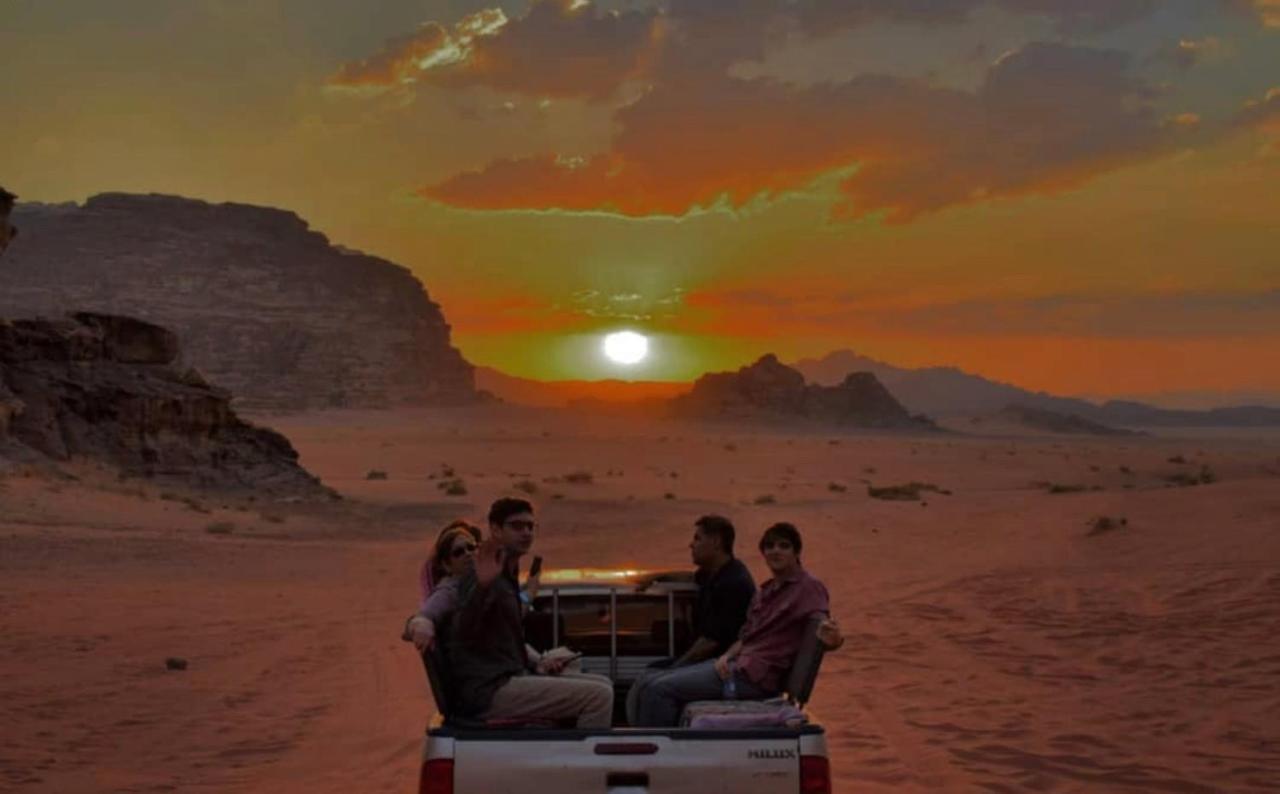 Wadi Rum Cave Camp &Jeep Tour Exterior photo