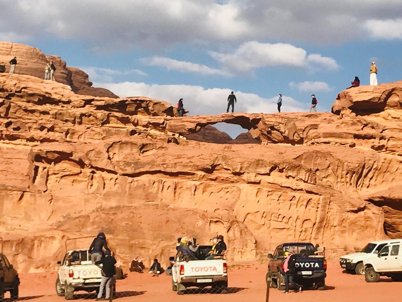 Wadi Rum Cave Camp &Jeep Tour Exterior photo